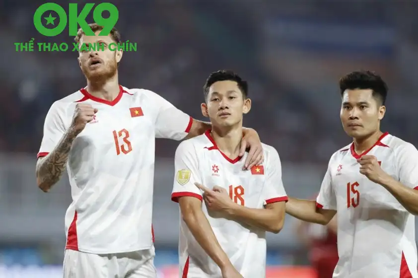 Tiền vệ Hai Long ăn mừng Tiền vệ Hai Long ăn mừng
